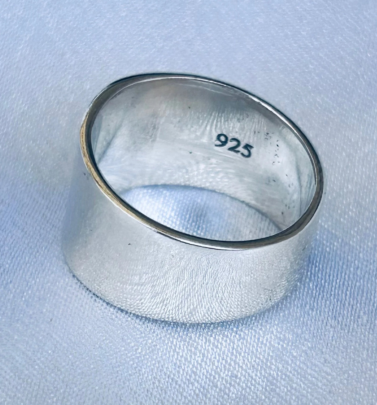 Ring for protection, provides its owner with the protection of the four elements at all levels, protects from evil, brings good luck.
